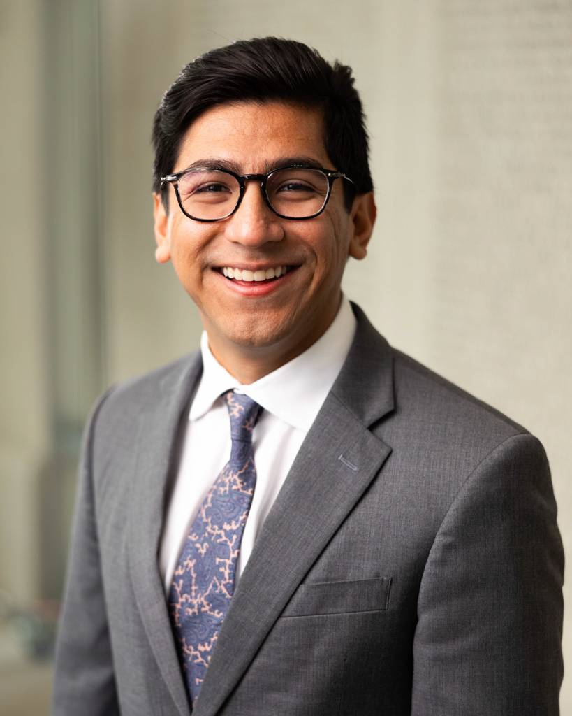 Jose Cura-Zuñiga, Sr Investment Analyst