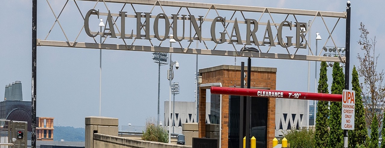 The entry way to the Calhoun Garage.