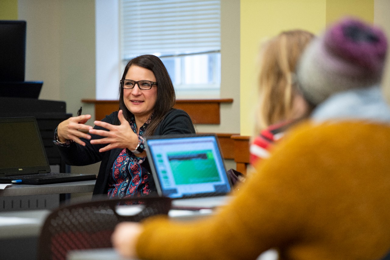 Interprofessional Suicide Prevention class with Jennifer Wright-Berryman, CAHS faculty.