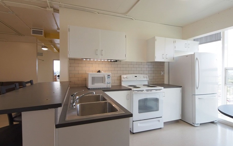 Kitchen in five bedroom Morgens apartment 