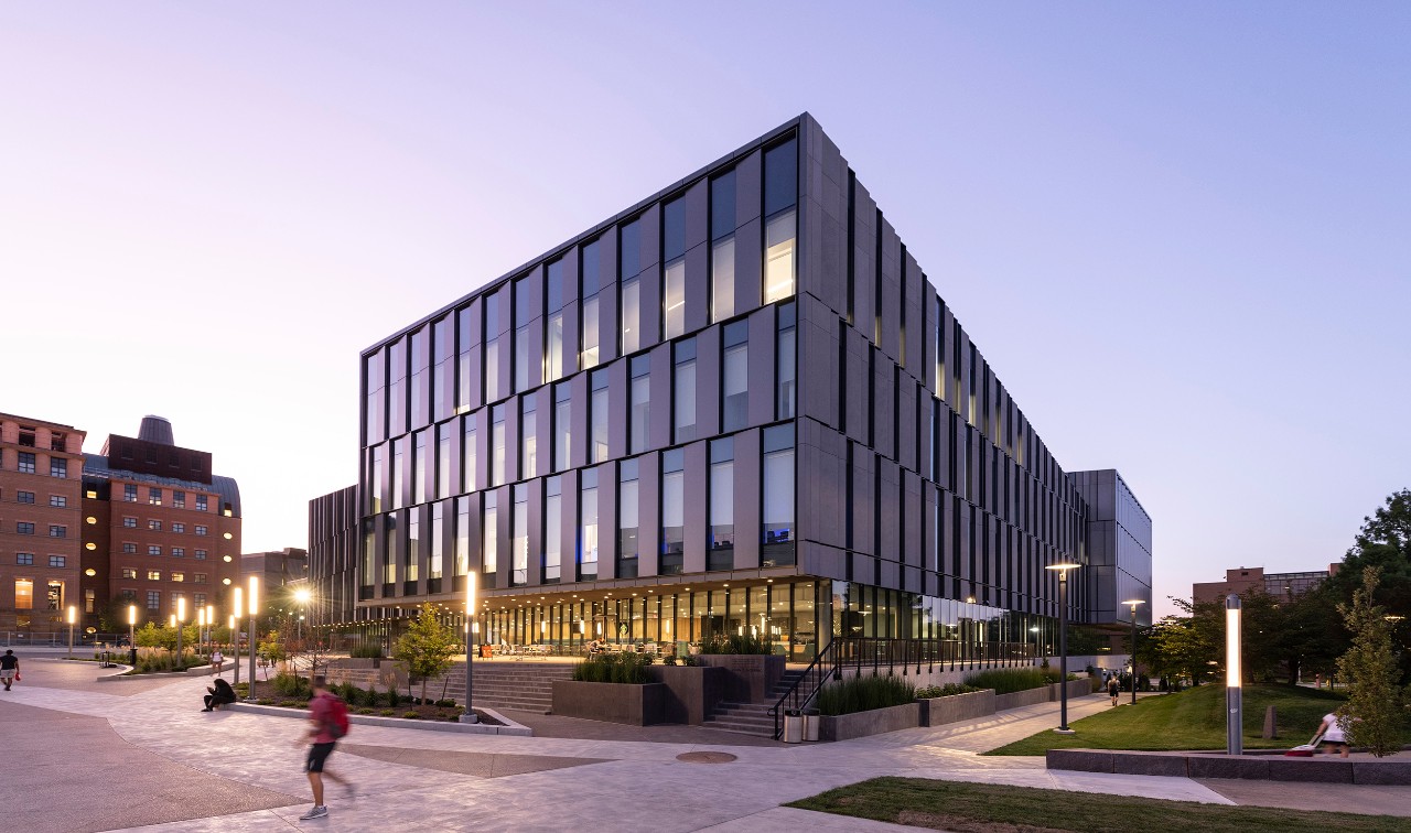 Exterior of Lindner College of Business' Carl H. Lindner Hall