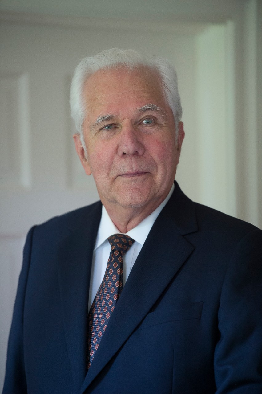 Dr. Tom Mantei, University of Cincinnati Professor Emeritus, and his wife Anne Chasser at their Cincinnati home. Photograph copyright by Michael E. Keating 2021