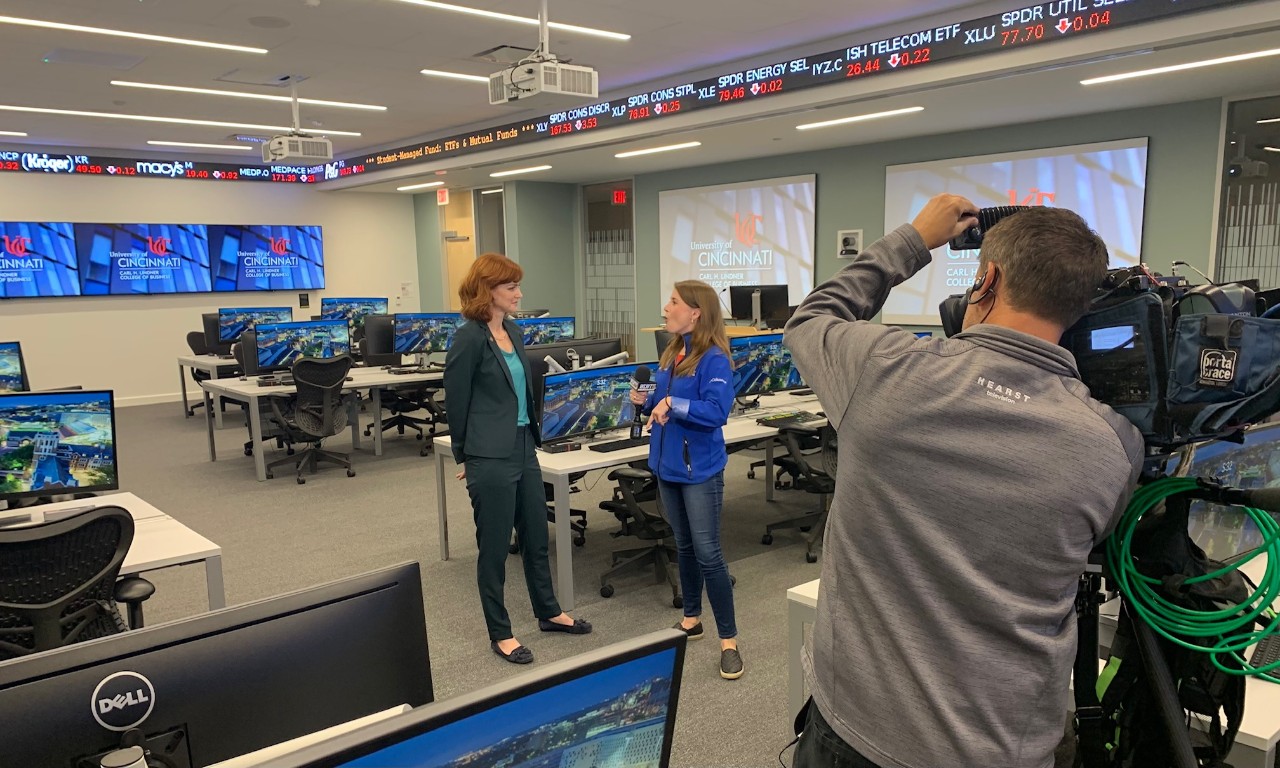 Jaime Windeler, PhD, Associate Dean, Undergraduate Programs & Student Experience, is interviewed by WLWT reporter Meredith Stutz.