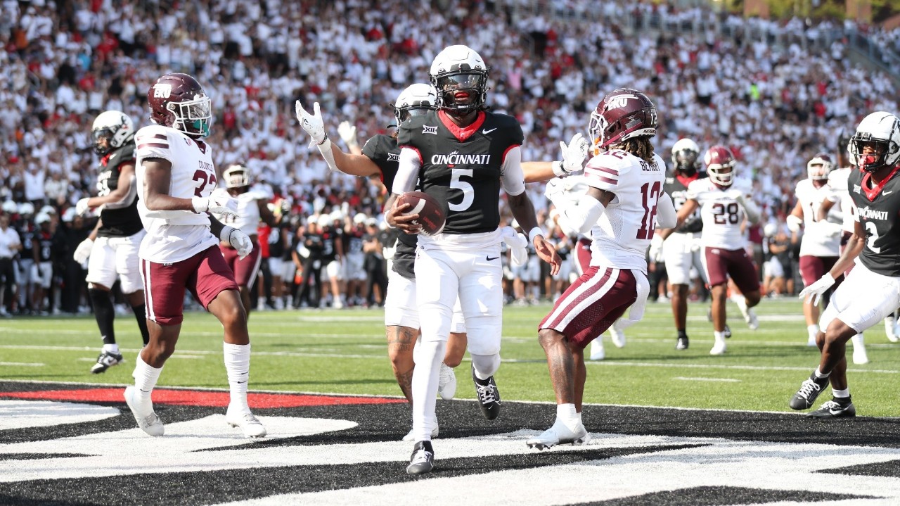 Image of UC quarterback during the Bearcats' season opener.