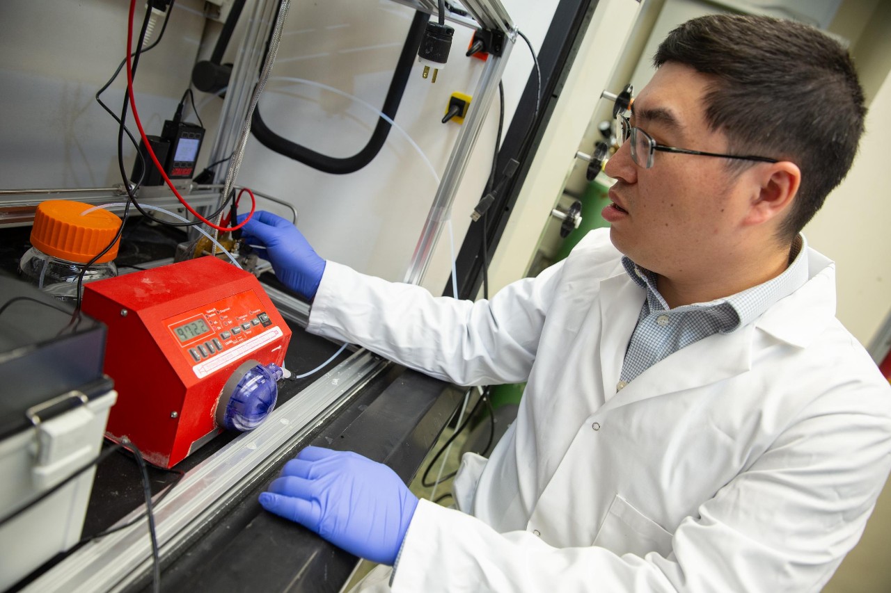 240207aWu004.CR2
UC College of Engineering and Applied Science Professor Jingjie Wu has a new study examining new carbon capture technology. He is looking for efficient ways to convert carbon dioxide into ethylene fuel.