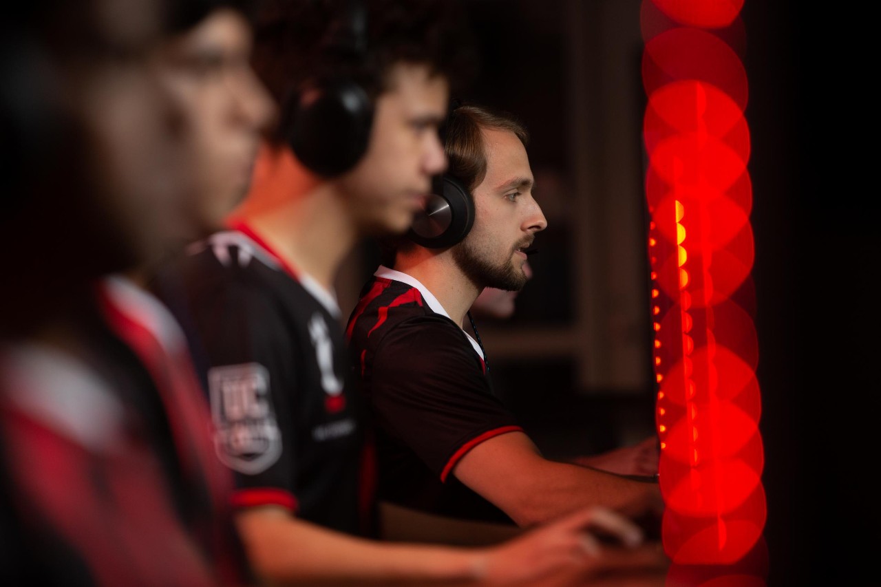 Student gamers in the UC Esports Innovation Lab