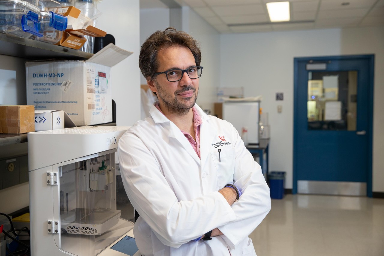 UC biomedical engineer Riccardo Barrile and his students have developed a 3D-printed blood vessel to test new drugs for brain tumors.