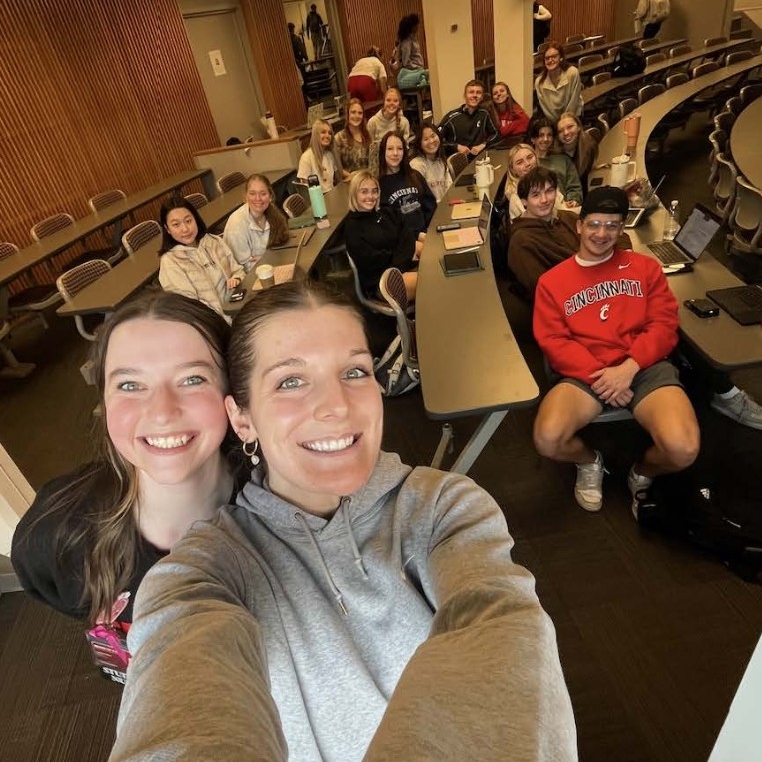 Julia Munday's learning community and sophomore mentor