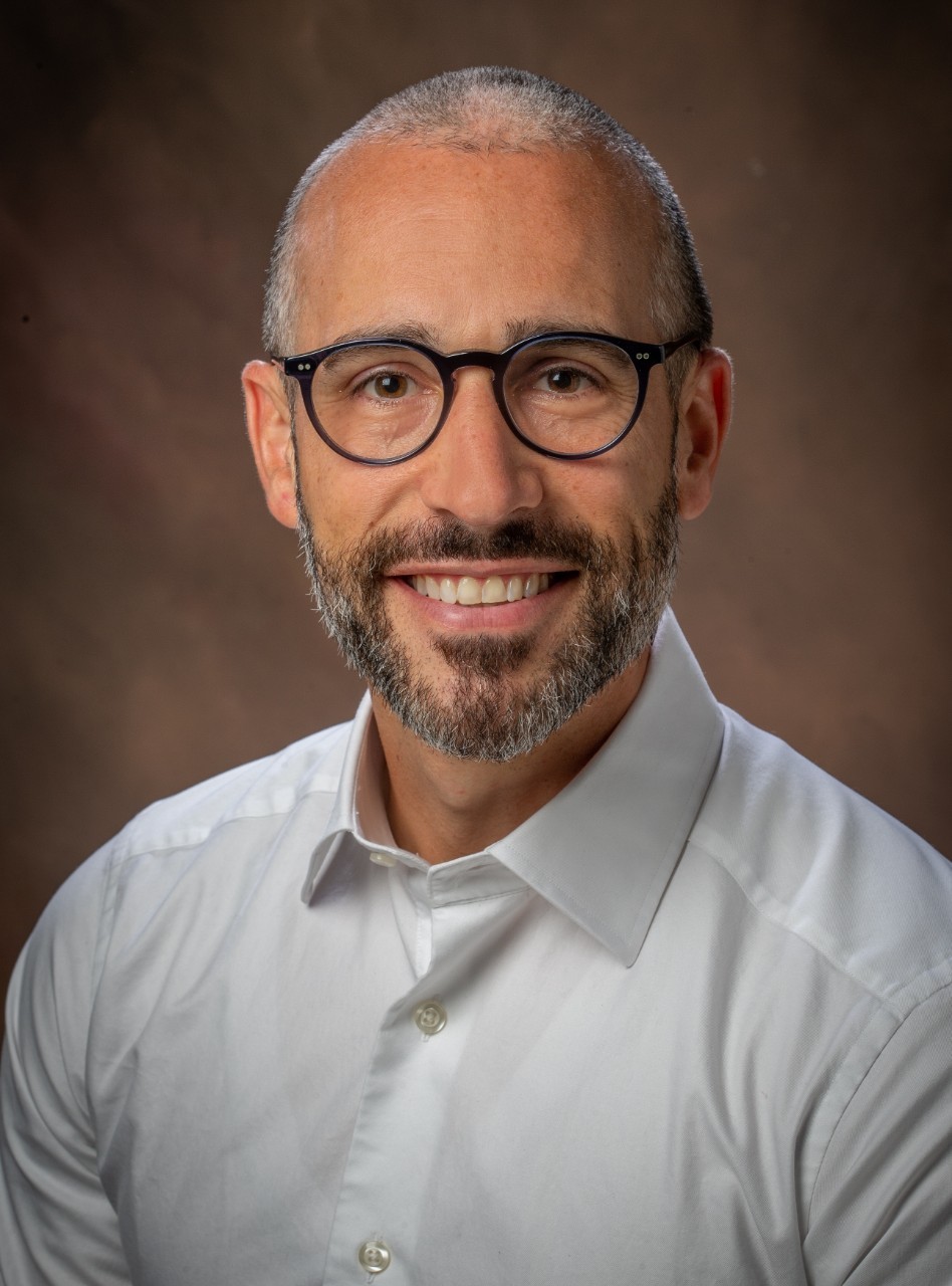 A portrait of Scott Dust.