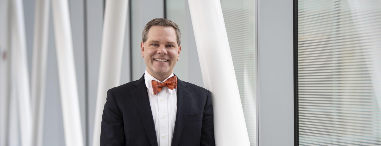 Headshot photo of Jeffrey Strawn